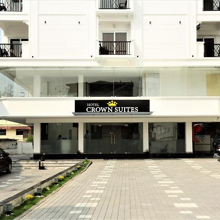 Kochi Hotel Crown Suites מראה חיצוני תמונה