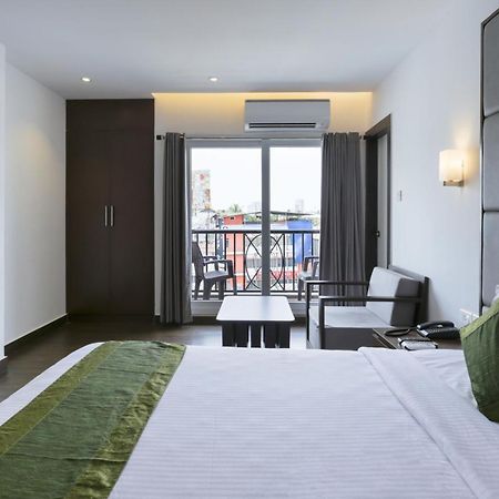 Kochi Hotel Crown Suites מראה חיצוני תמונה