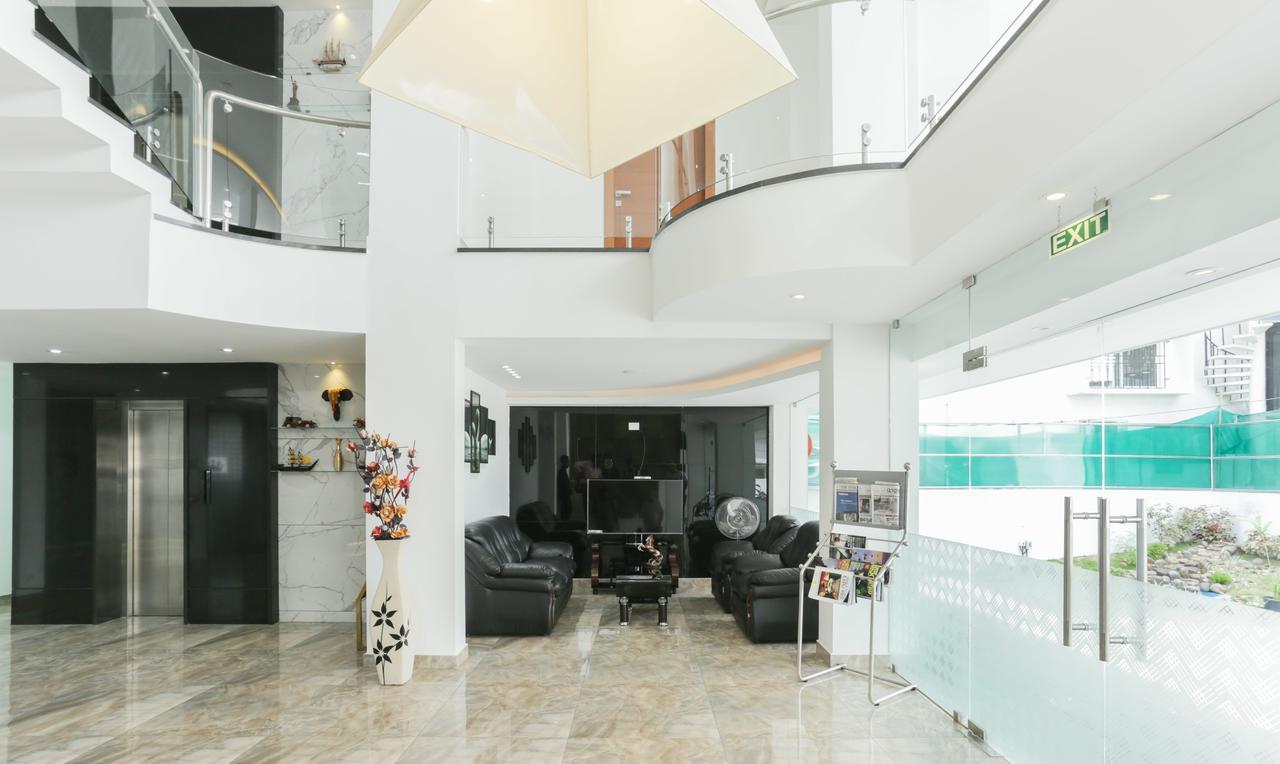 Kochi Hotel Crown Suites מראה חיצוני תמונה