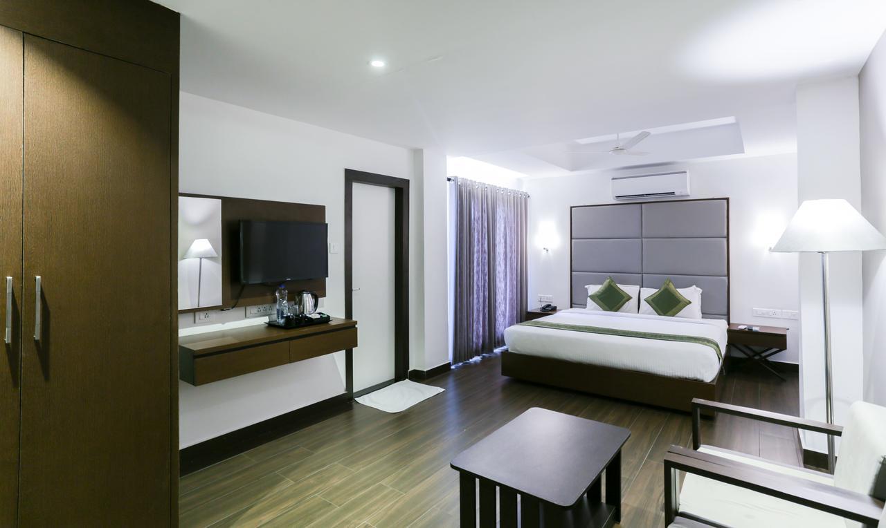 Kochi Hotel Crown Suites מראה חיצוני תמונה