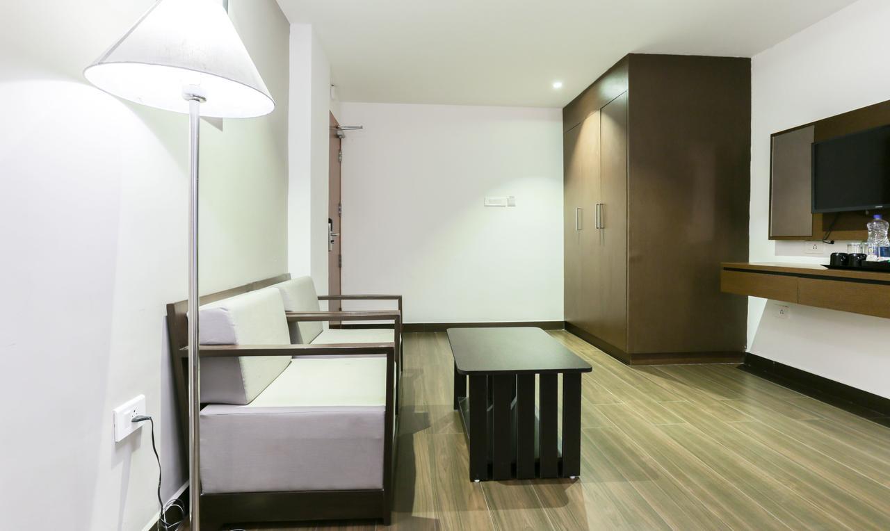 Kochi Hotel Crown Suites מראה חיצוני תמונה