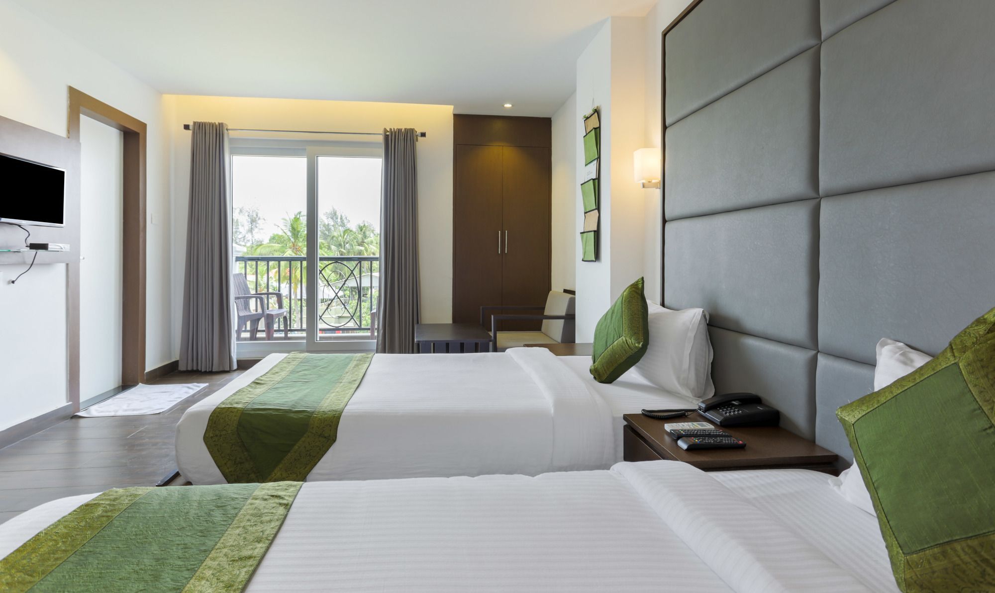 Kochi Hotel Crown Suites מראה חיצוני תמונה